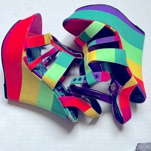 Dollhouse platform wedge heels